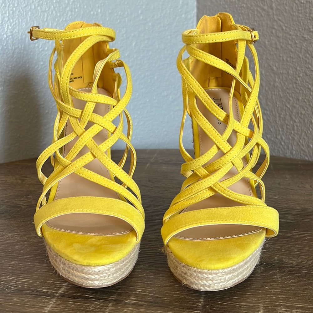 Yellow 5 inch heels